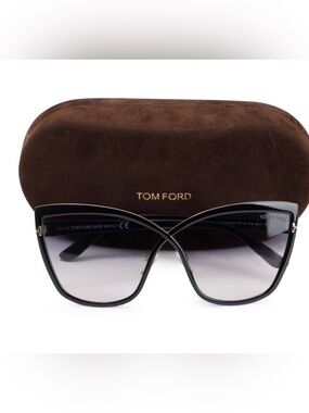 Tom Ford Sandrine Black Oversized Sunglasses With Box & Case